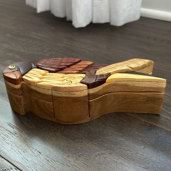 Handmade multi wood carved parrot puzzle box,secret velvet lined compartment - Picture 2 of 10